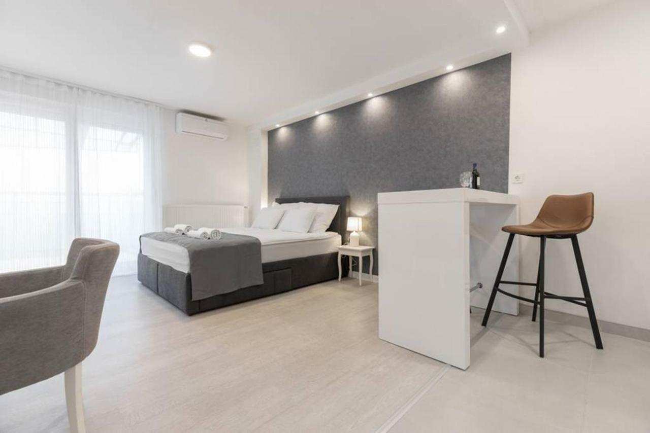 ザグレブPenthouse "Sky 17" S Balkonom I Besplatnim Parkingomアパートメント エクステリア 写真